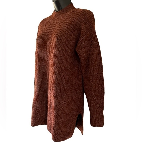 OLD Navy Knit Sweater in Brown (Small) - Picture 4 of 5